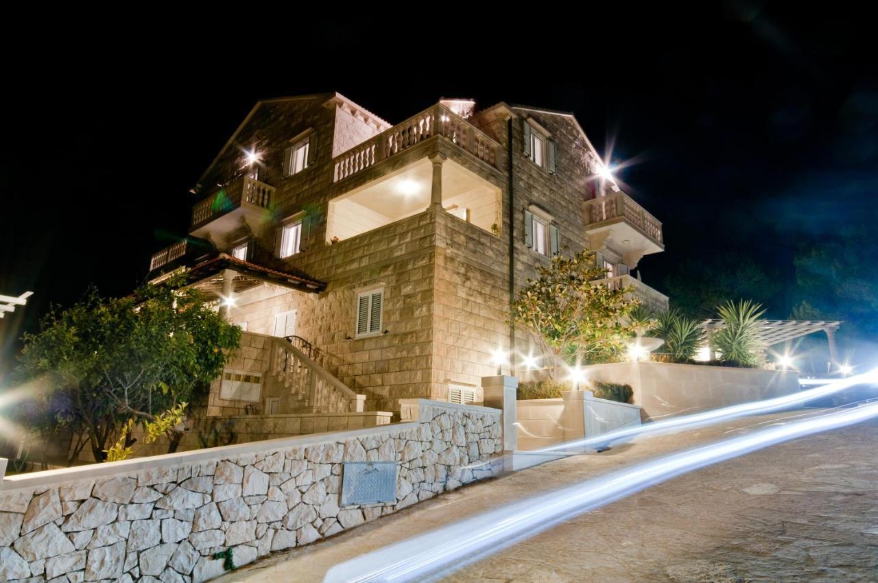 Apartments Barba Petra Dvori Sumartin Exteriér fotografie