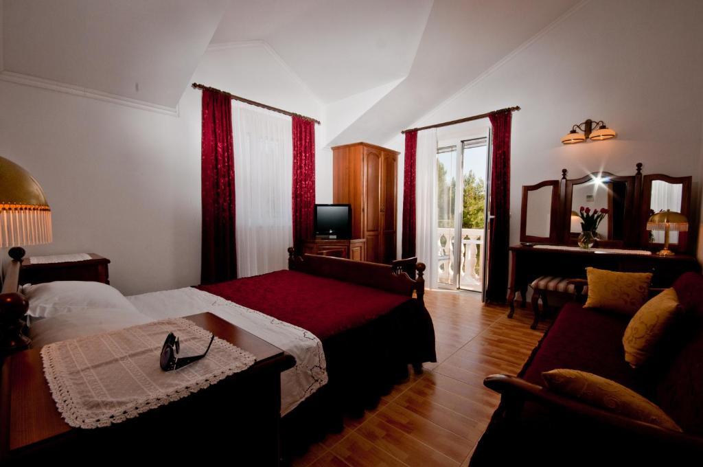 Apartments Barba Petra Dvori Sumartin Pokoj fotografie