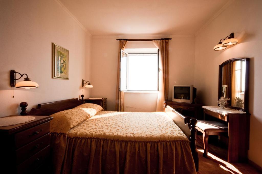 Apartments Barba Petra Dvori Sumartin Pokoj fotografie
